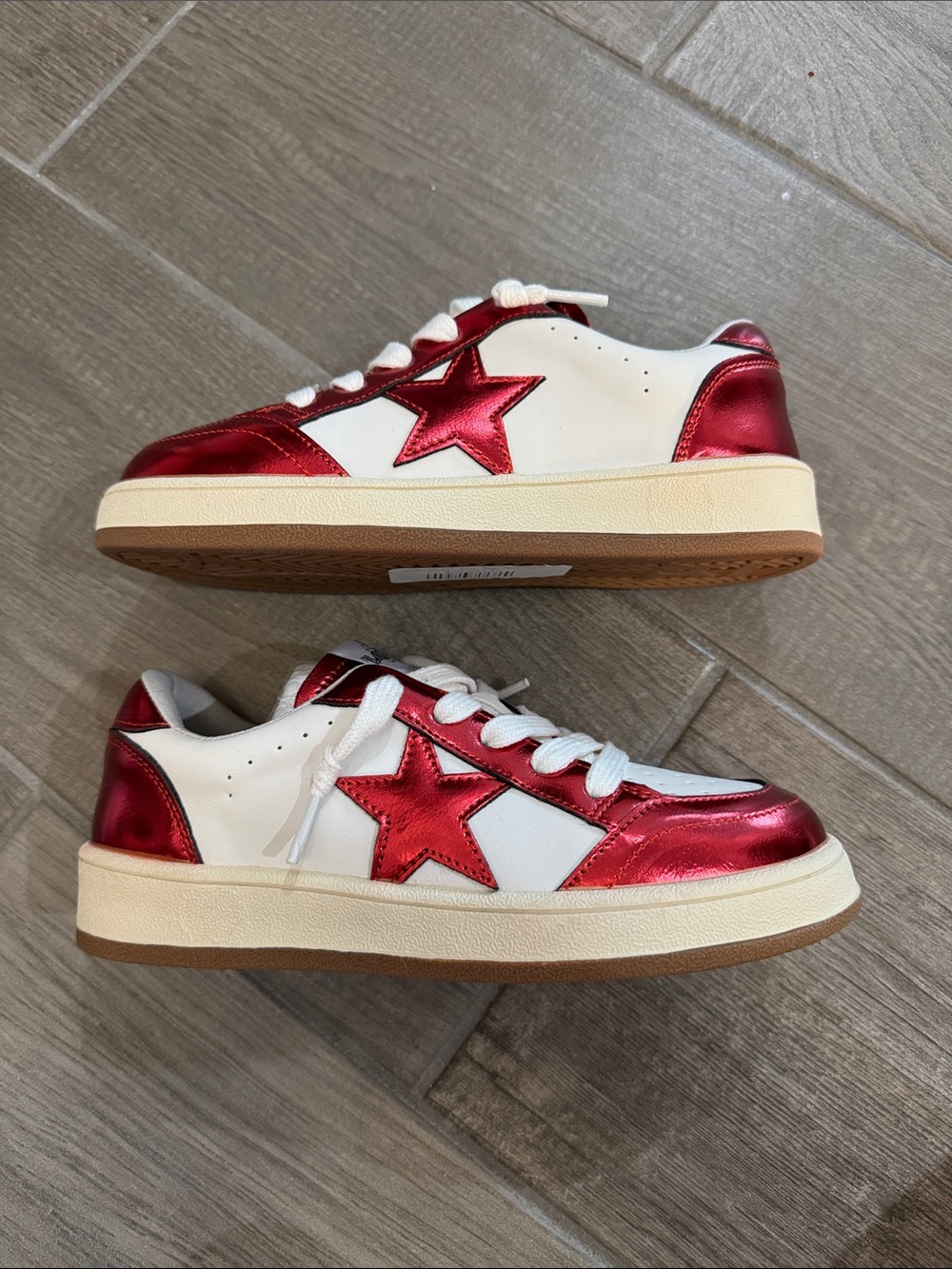 Kids Metallic Red Star Lace-Up Sneakers - White & Red